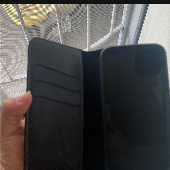 iPhone 11 Pro case - Picture 4 of 4